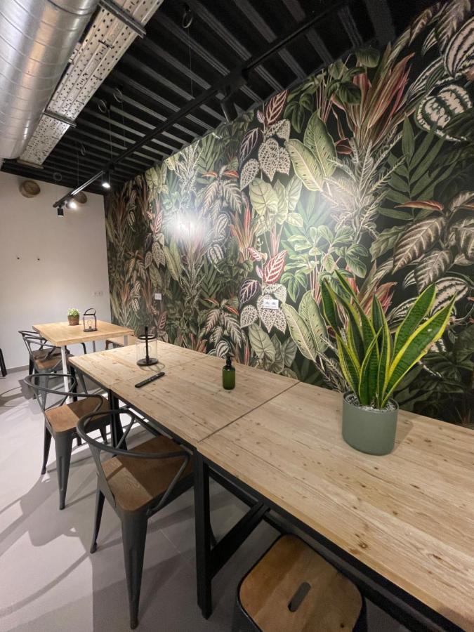 Vtz The Botanic Hostel Zaragoza Luaran gambar