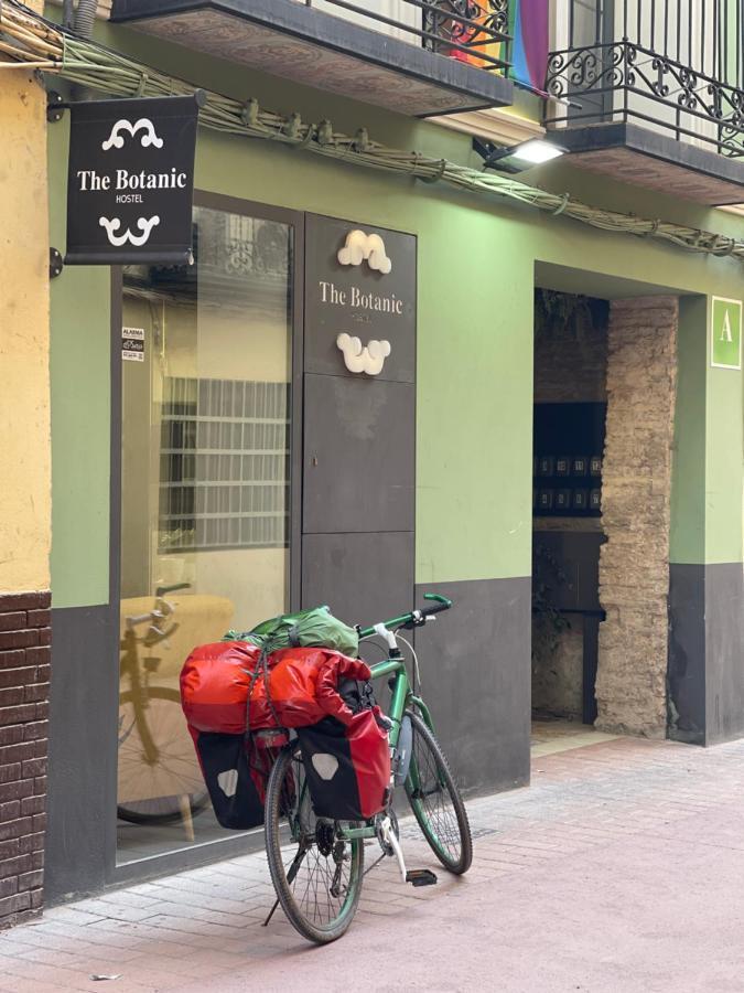 Vtz The Botanic Hostel Zaragoza Luaran gambar