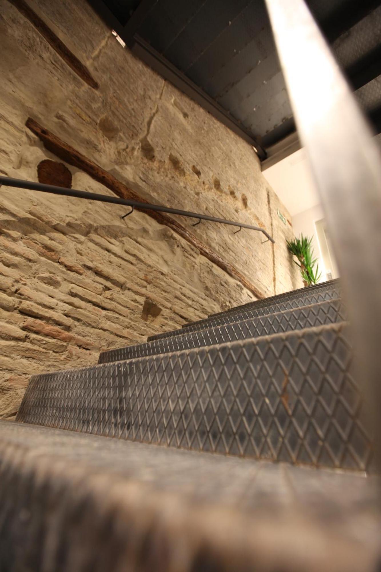 Vtz The Botanic Hostel Zaragoza Luaran gambar