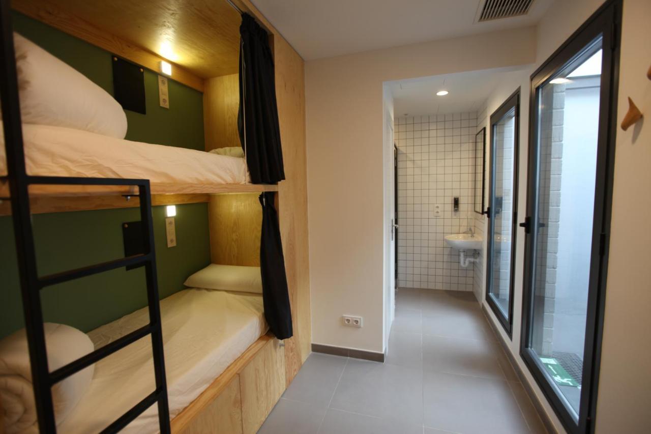 Vtz The Botanic Hostel Zaragoza Luaran gambar