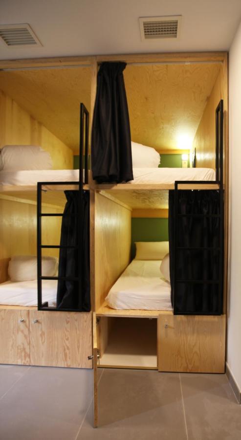 Vtz The Botanic Hostel Zaragoza Luaran gambar