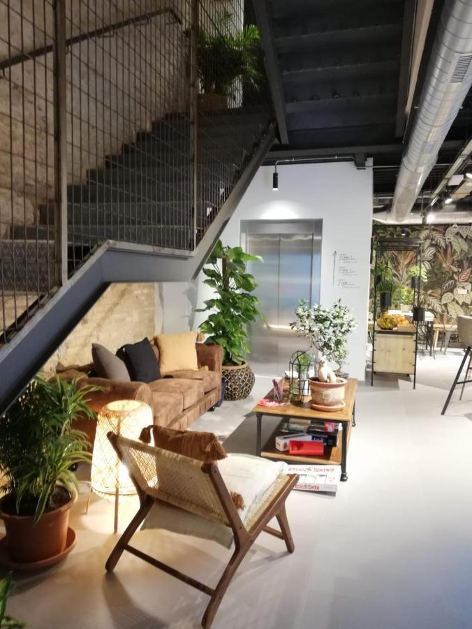 Vtz The Botanic Hostel Zaragoza Luaran gambar