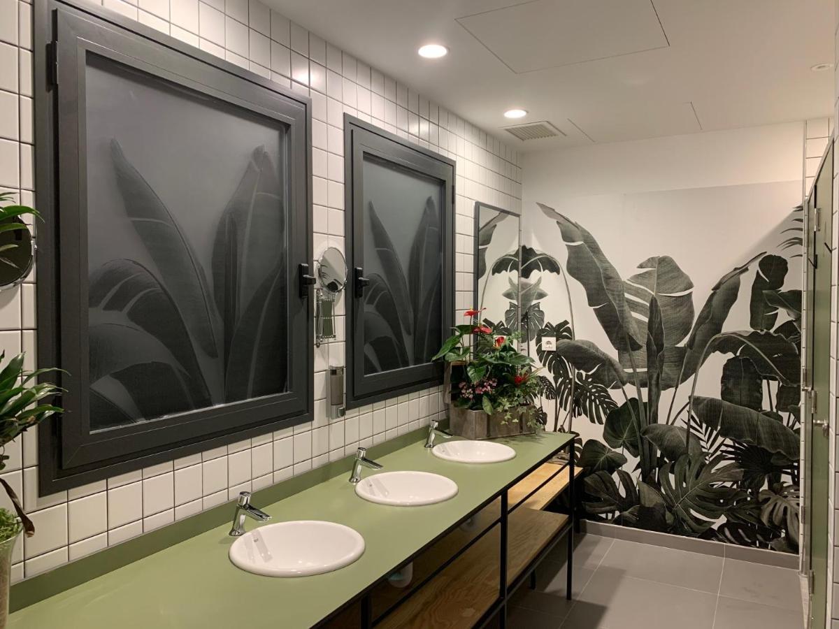 Vtz The Botanic Hostel Zaragoza Luaran gambar