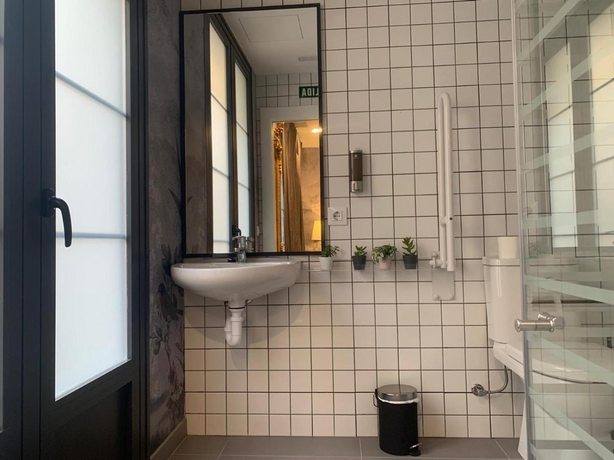 Vtz The Botanic Hostel Zaragoza Luaran gambar